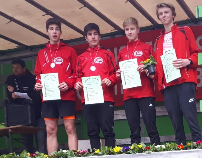 U18-Läufer der LG Alpen beim Waldlauf nicht zu schlagen